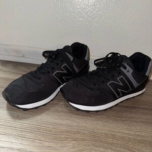 New Balance Men's Black and Gray Sneakers